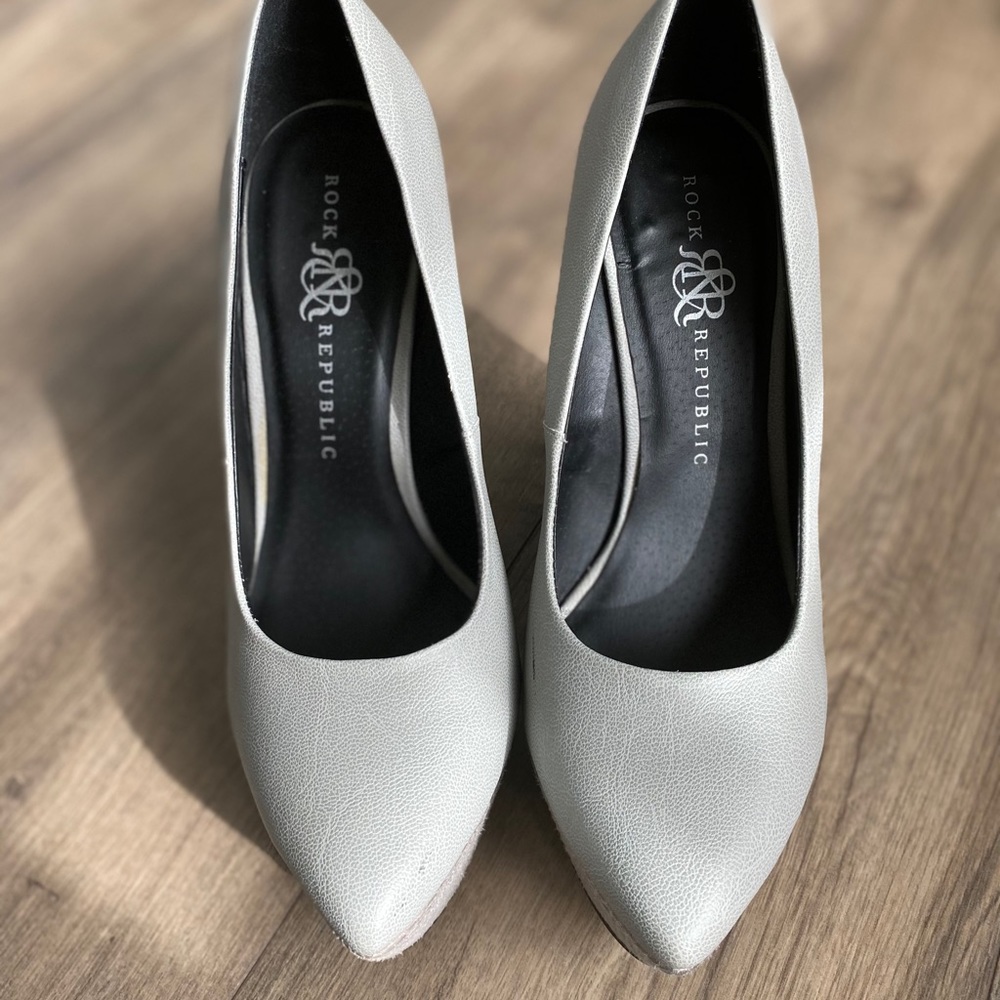 Rock and Republic Wedge Heels